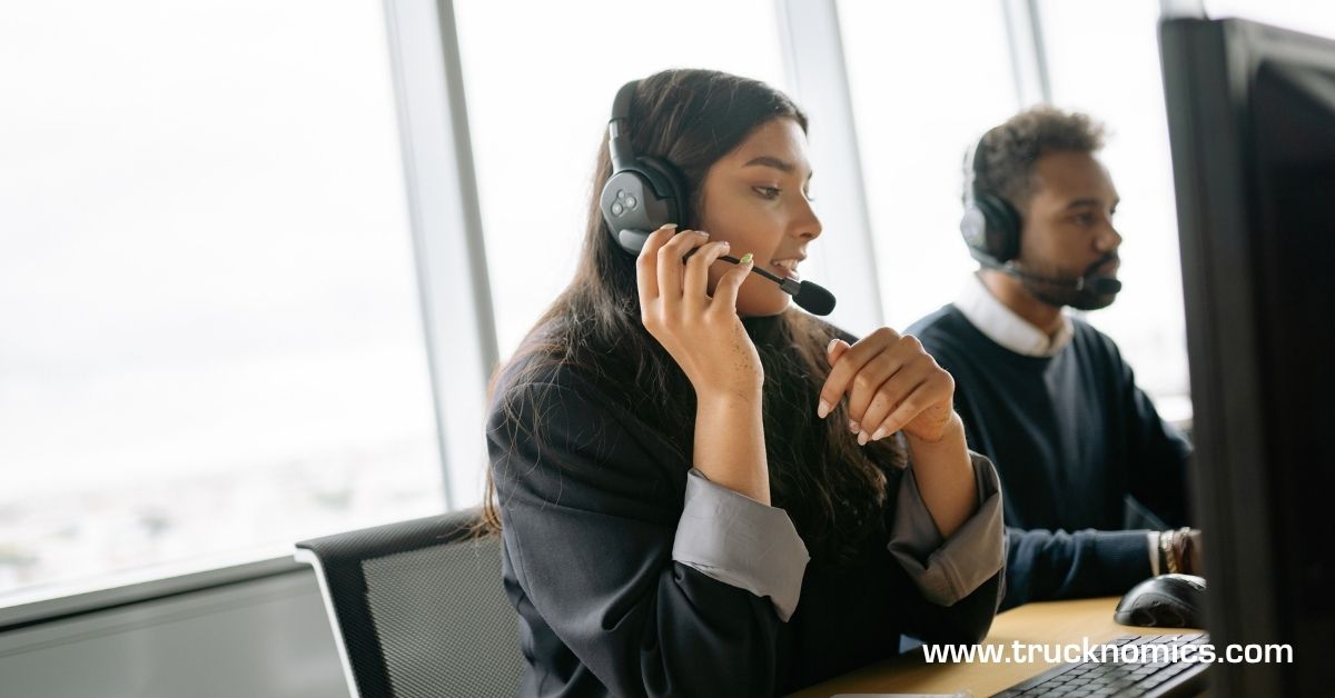 How to Become a Dispatcher for Truck Drivers